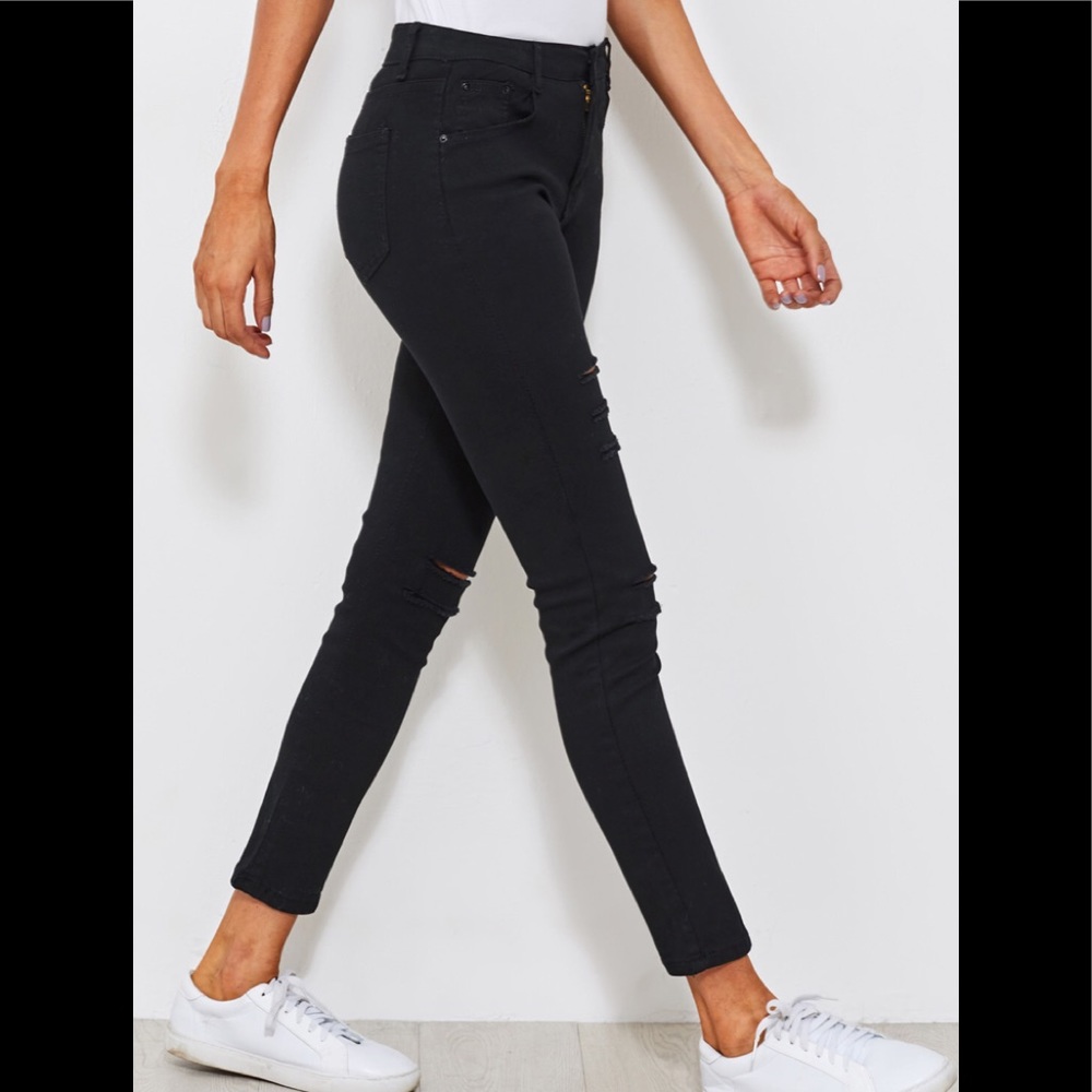 SALE⭐️⭐️New Distressed Skinny Jeans - Picture 3 of 4
